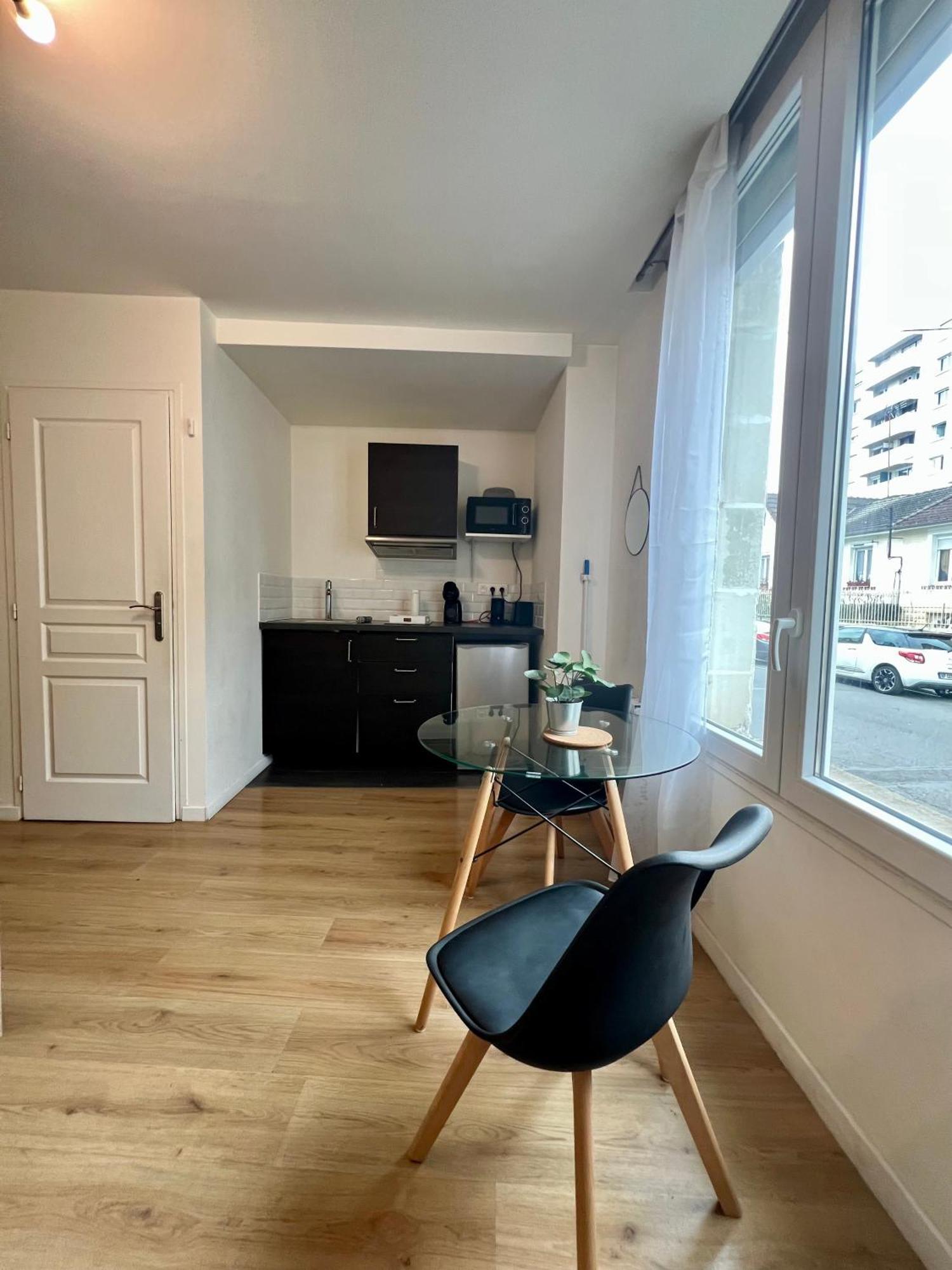 Studios Ideal Pro I Centre-Ville & Parking Gratuit Chatellerault Bagian luar foto